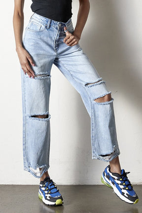 DESTRUCTED STRAIGHT JEANS